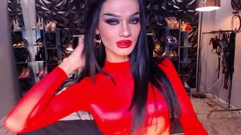 Snapshot of queenvalentinats chatting on February 15, 5:51 am ValentinaMoone online show from February 15, 5:51 am