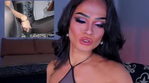 Snapshot of queenvalentinats chatting on October 24, 2:30 am ValentinaMoone online show from October 24, 2:30 am