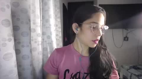 Snapshot of queenvictoria2023 chatting on January 7, 5:01 am Paola online show from January 7, 5:01 am