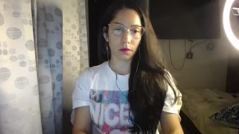 Snapshot of queenvictoria2023 chatting on January 18, 4:26 am Paola online show from January 18, 4:26 am