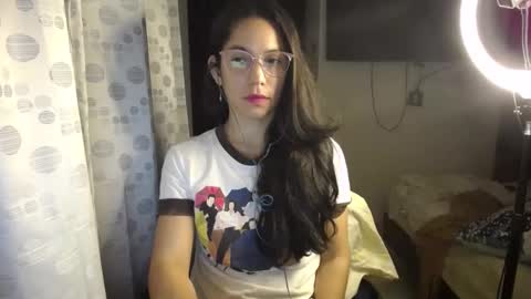 Snapshot of queenvictoria2023 chatting on January 18, 7:28 am Paola online show from January 18, 7:28 am