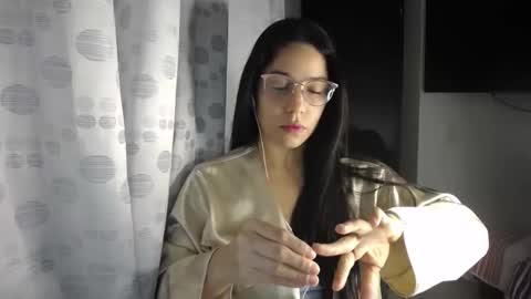 Snapshot of queenvictoria2023 chatting on March 20, 4:06 am Paola online show from March 20, 4:06 am