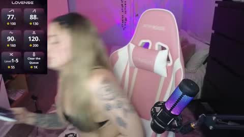 Snapshot of queenx_lexy chatting on February 13, 11:37 pm queenx_lexy online show from February 13, 11:37 pm