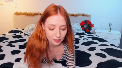 Snapshot of quennaedger chatting on December 29, 7:06 am Fiona online show from December 29, 7:06 am