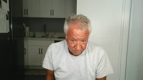 Snapshot of quest_one chatting on June 23, 7:28 am Jim online show from June 23, 7:28 am