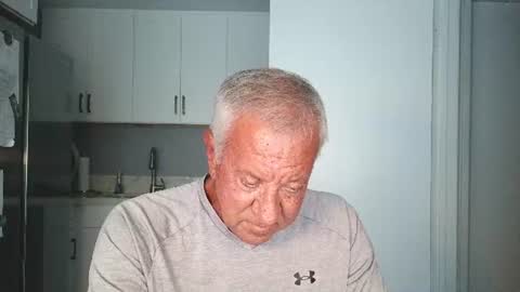 Snapshot of quest_one chatting on August 1, 11:25 pm Jim online show from August 1, 11:25 pm