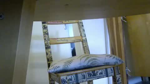 quetequeres online show from April 19, 10:03 am