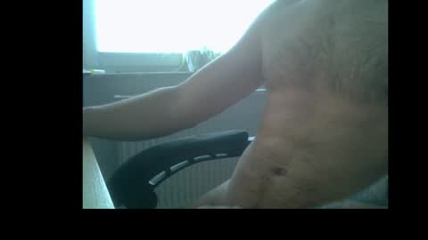 Snapshot of queutsch chatting on June 2, 6:59 am queutsch online show from June 2, 6:59 am