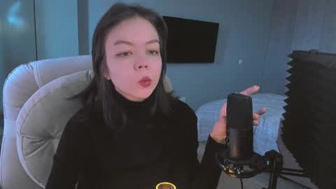 quietluxury online show from March 11, 11:38 am