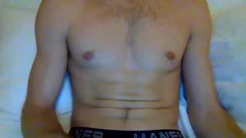 Snapshot of quiii1103 chatting on December 14, 1:44 am quiii1103 online show from December 14, 1:44 am