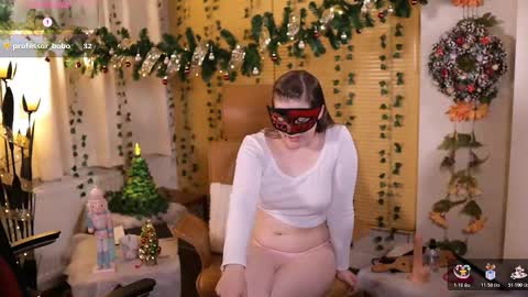 Snapshot of quinnrmonroe chatting on December 4, 8:28 pm QuinnMonroe online show from December 4, 8:28 pm