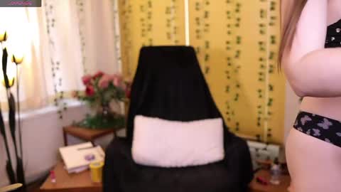 Snapshot of quinnrmonroe chatting on May 4, 1:07 pm QuinnMonroe online show from May 4, 1:07 pm