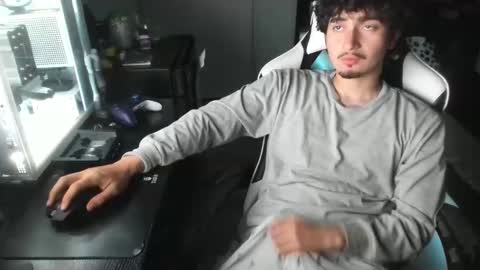 qwert4206 online show from April 4, 3:27 am