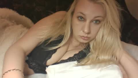 qwertyui online show from April 15, 6:26 pm