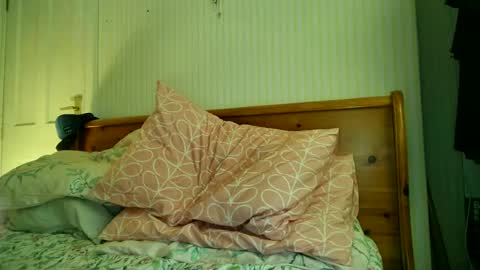 r_o_h_a_n_r_o_o_m online show from June 12, 12:59 pm