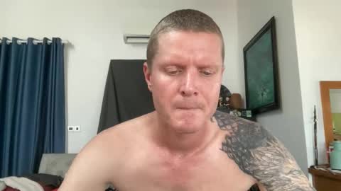 rabbit_eyes69 online show from April 10, 5:12 am