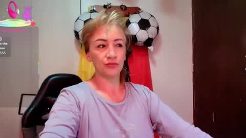 Snapshot of rachel_robertss chatting on July 13, 8:06 am Rachel online show from July 13, 8:06 am