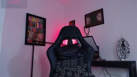 Snapshot of rachell_420 chatting on May 2, 2:44 pm rachell_420 online show from May 2, 2:44 pm