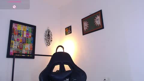 Snapshot of rachell_420 chatting on May 11, 4:04 pm rachell_420 online show from May 11, 4:04 pm