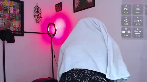 Snapshot of rachell_420 chatting on May 14, 2:57 pm rachell_420 online show from May 14, 2:57 pm
