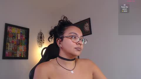 Snapshot of rachell_420 chatting on June 29, 3:23 pm rachell_420 online show from June 29, 3:23 pm