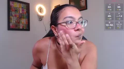 Snapshot of rachell_420 chatting on July 1, 4:51 pm rachell_420 online show from July 1, 4:51 pm