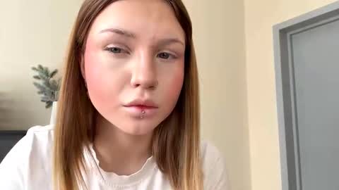 Snapshot of rachellemontag chatting on February 23, 10:56 am Alex online show from February 23, 10:56 am