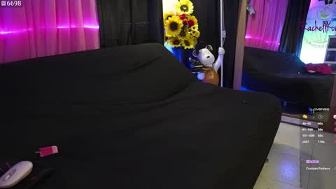 Snapshot of rachellkors_ chatting on October 12, 10:47 am rachellk online show from October 12, 10:47 am