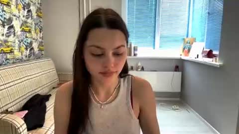 Elizabeth online show from July 6, 1:41 pm