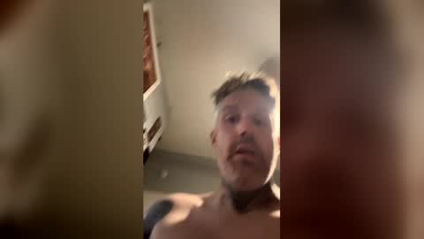 Snapshot of raddrobb13 chatting on June 25, 5:12 am raddrobb13 online show from June 25, 5:12 am