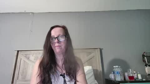 Snapshot of radiantpeachgoddess chatting on February 15, 5:28 pm Radiant Peach Goddess online show from February 15, 5:28 pm