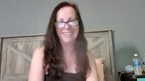 Snapshot of radiantpeachgoddess chatting on February 28, 5:15 am Radiant Peach Goddess online show from February 28, 5:15 am