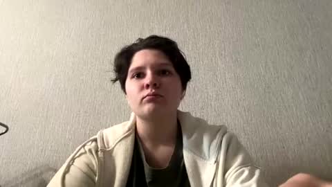 Emmie online show from May 25, 1:00 am