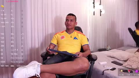 rafa_cruz online show from July 3, 1:06 pm