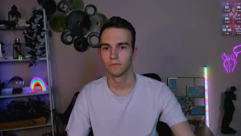 Snapshot of rafael_bien chatting on May 6, 12:21 pm rafael online show from May 6, 12:21 pm