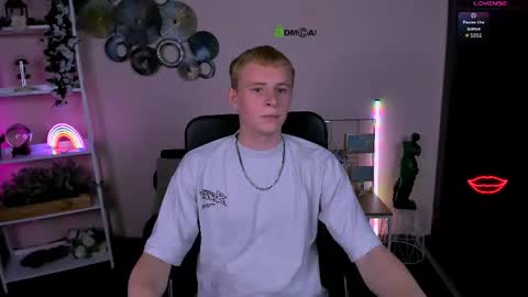 Snapshot of rafael_bien chatting on May 19, 7:09 pm rafael online show from May 19, 7:09 pm