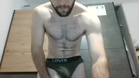 Snapshot of ragnarox386 chatting on November 16, 6:46 pm crash online show from November 16, 6:46 pm