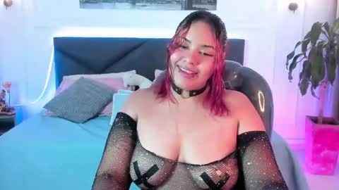 Snapshot of raichell_sweet_curvy chatting on May 29, 3:54 pm raichell_sweet_curvy online show from May 29, 3:54 pm