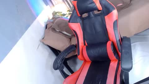 itsmeRailey online show from December 22, 11:35 pm