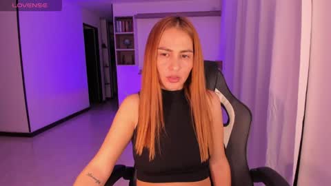 Snapshot of rainbow_jenny chatting on May 19, 3:35 am Jennyindependent model . online show from May 19, 3:35 am