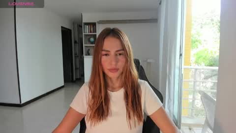 Snapshot of rainbow_jenny chatting on May 27, 8:50 pm Jennyindependent model . online show from May 27, 8:50 pm