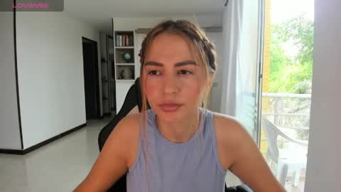 Snapshot of rainbow_jenny chatting on May 31, 6:09 pm Jennyindependent model . online show from May 31, 6:09 pm