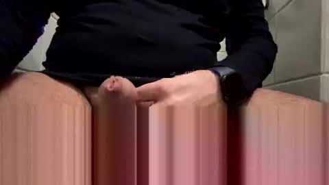 Snapshot of raindog72 chatting on November 16, 11:54 pm Raindog online show from November 16, 11:54 pm