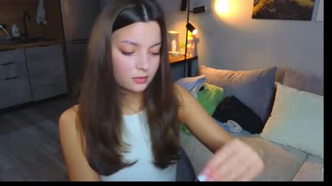 rainevi online show from March 19, 1:37 pm