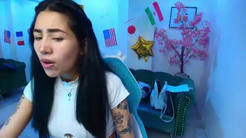 Snapshot of rainy_doll chatting on June 24, 6:40 pm Rainy online show from June 24, 6:40 pm