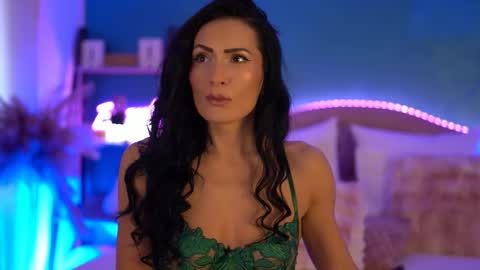 RaisaVawn online show from February 16, 6:42 am