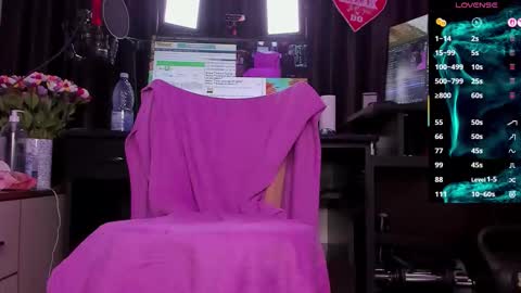 Laura online show from October 19, 2:34 am