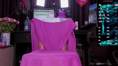 Laura online show from January 9, 3:42 am