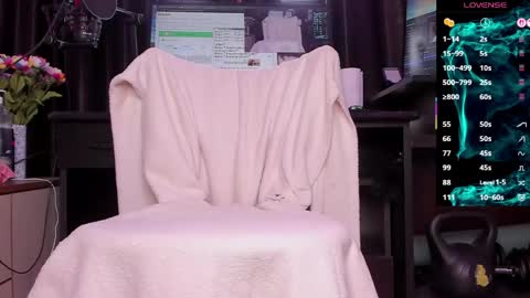 Laura online show from May 18, 2:51 am