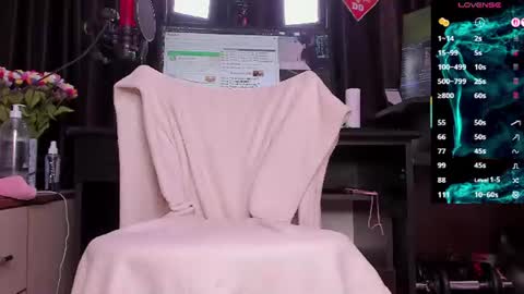 Laura online show from June 12, 2:54 am